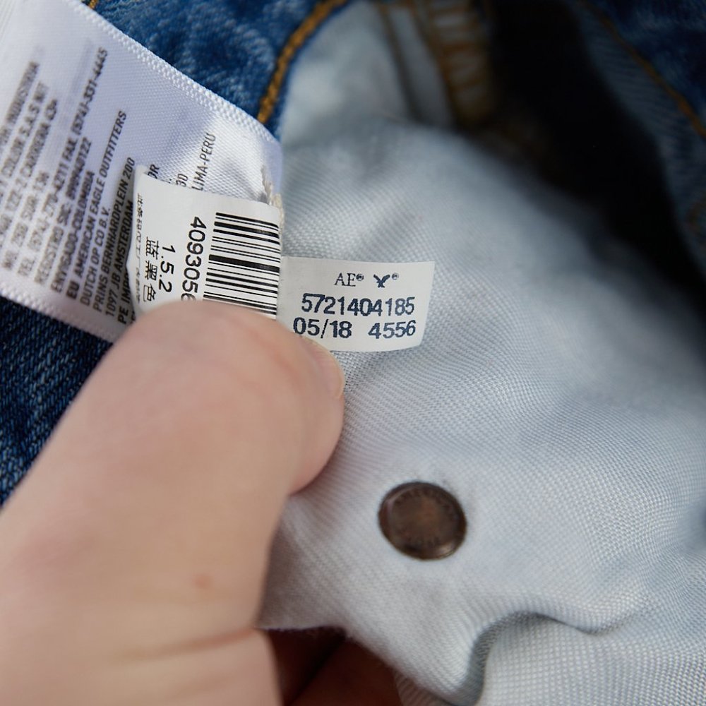 American Eagle Slim Straight Distressed Jeans Men's Size 31x32 - Picture 9 of 9